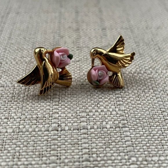 Vintage Earrings Gold Tone Bird with flower Stud Ear Jewelry - Picture 4 of 12